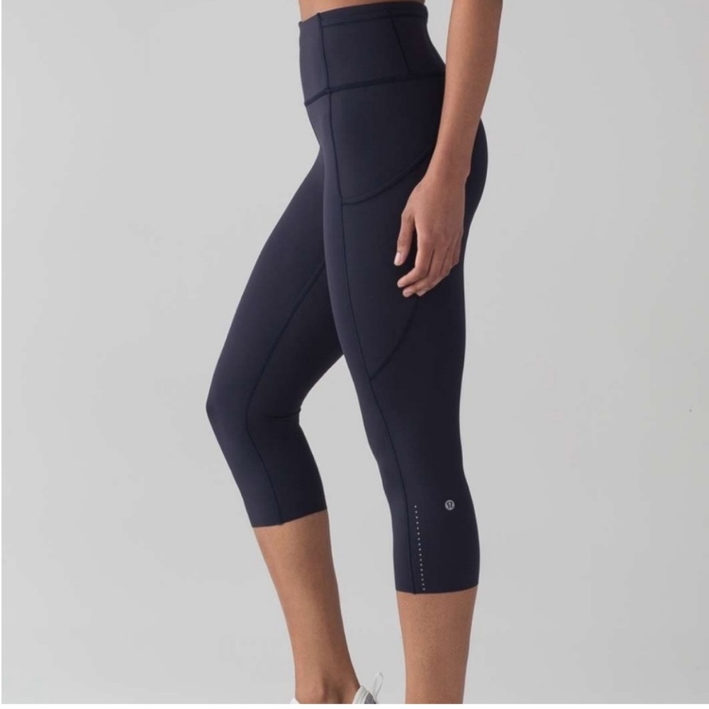 Lululemon Fast & Free Crop II *Nulux 19" Midnight Navy Blue Size 2
